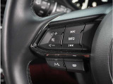 【ステアリングスイッチ】運転中、前方から目線をそらすことなく、オーディオ等の操作が可能な便利機能。安心&快適ドライブにはマストな装備。