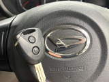 【キーレス】少し離れた場所からでもボタン一つでドアの開錠・施錠ができるのでとっても便利!ドアの鍵穴周りに傷をつけることもありません♪