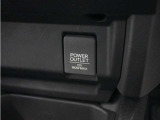 ◆12V電源ソケット・USB接続端子◆スマホやiPodなどを接続して、いつもの音楽を車内でもお楽しみいただけます♪