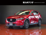 中古車専門再生工場にて熟練専任スタッフが丁寧に清掃、仕上げを実施しております。また、お客様に安心してご検討いただける様、公取協が定める基準に基づき車両検査を実施し、車両状態評価証を発行しております。