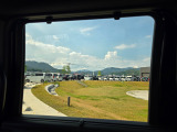 後部座席の窓です。