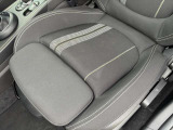 愛車のシート・インテリアをキレイなまま保つことができるルームコーティングをおすすめしております。本革シートだけでなくファブリックシートのお車でも効果を発揮致します。