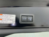 【パワーバックドア】ボタン一つでテールゲートが自動で開閉します。