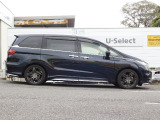 車輌右横になります!車両販売や買取、車検、点検その他一般整備、板金修理、任意保険などなどお車のことならなんでもお任せください!整備や修理もお安く頑張らせて戴きます!