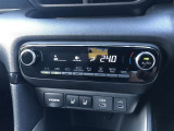 操作しやすいオートエアコン。車内をいつも快適に保つ事が出来ます。