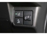 いつでも、どんな場面でも、不安なく安心して運転できるように、ドライバーと一緒に周囲に気を配り、もしもに備える、Honda SENSINGのさまざまな機能や装備が充実しています。