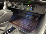 運転席・助手席には、「シートヒーター」および「シートベンチレーション」が装備されています。