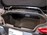 【トランクルーム】十分な容量を確保したトランクルーム。環境へ配慮したスペアタイヤ非搭載のBMW。その分、トランクスペースを有効活用できる様にしてあります。