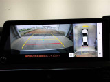 バックモニター付きで慣れない駐車場や車庫入れをサポートします。