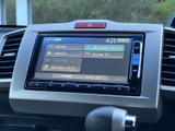 FM・AMやBluetooth AUDIOなど、画面上で利用できる音源を選べます。選択肢が表示されるため内容を確認しながら使いやすく、通勤や休日のお出かけなど、日常の移動時間を楽しめます。