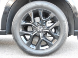 ★右前タイヤ★18インチアルミホイールを装着!タイヤ詳細 225/55R18インチでタイヤの溝は、5mmございます。