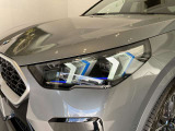 BMWの伝統の丸目4灯ヘッドライトでございます。LEDライトで視認性もよく明るく安全性の向上につながります。