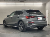 ドイツ本国Audiと常時連動した、最新の各種データとメンテナンス設備が充実したサービス工場が複合された最新の店舗です。