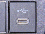 USB端子を装備しております。