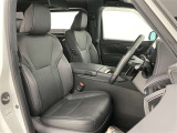 高いホールド性で運転姿勢が安定します。長距離ドライブでも疲れにくいのが魅力です。快適なドライビングライフをお送りください♪
