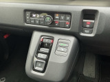 電子パーキングブレーキ搭載でオートブレーキホールドも装備(^^)/信号待ちなどで重宝しますよ〜(*^_^*)