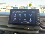 カーナビ付きです。カーナビの機能や保証につきましては、担当スタッフまでお尋ねください。
