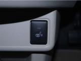 運転席シートヒータースイッチ