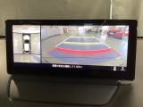 360度モニターは、4つのカメラによる前後左右・俯瞰映像でドライバーからは見えない領域の危険認知をサポート!全周囲の死角を減らし、狭い駐車場や幅寄せ、T字路の進入などの運転の安心感を高めます!