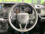 【ステアリングスイッチ】運転中、前方から目線をそらすことなく、オーディオ等の操作が可能な便利機能!安心&快適なドライブを演出してくれます♪