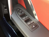 車両の詳細、ご質問につきましては、営業スタッフまでお気軽にご連絡下さいませ。遠方のお客様には実車の詳細動画送信も承ります。お問合せをお待ち致しております。