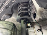 お車を安心してお乗りいただく為には、足回りの定期点検が欠かせません。サービスサポート(有償保証)では無料点検もご提供しており、安心のカーライフをお過ごしいただけるサポート体制が整っています。