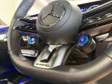 <メルセデスの認定中古車「サーティファイドカー」には、最大100項目にも及ぶ点検・整備項目が設定されています>