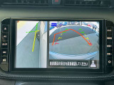 画像の左側は運転席から見ることのできないフロント左側を映している画像です、狭い道や幅寄せ時に便利です。