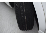 運転席側フロントタイヤ