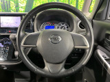 【純正革巻きステアリング】上質な革を使用することで、手にしっかり馴染みとても運転しやすいハンドルです♪