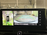 後方の状況を画面で確認できるので、安全な駐車操作をサポートします。狭い場所や見通しの悪い場所でも、安心して駐車できます。