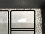 【パワーバックドア】スマートキーや運転席のボタンを押すだけでリアゲートが自動で開閉します!荷物を持っている時や、高い位置にあるバックドアを閉める際に便利な機能です♪