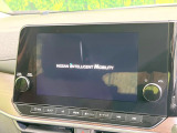 【メーカー純正9インチナビ】インテリアに溶け込むスタイリッシュな「専用設計」メーカーナビを装備♪視認性や操作性など基本性能にも優れ、より上質なカーライフをお楽しみいただけます。