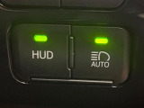 【ヘッドアップディスプレイ】現在の速度や走行情報をデジタル表示で運転席前方のガラスに投影!運転中、目線をずらさず必要な情報を確認できるのでとっても便利で安心!