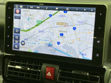 見やすい地図表示で、目的地への道案内も安心。スムーズなルート検索で、初めての場所でも迷うことなく到着できます。