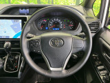 【純正革巻きステアリング】上質な革を使用することで、手にしっかり馴染みとても運転しやすいハンドルです♪