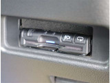 自社工場を3拠点完備しております。重整備やカスタムを始め、ご購入後のお車のメンテナンスも弊社にお任せください。