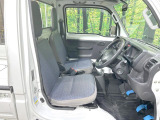 ドライバーによって運転しやすいポジションは異なり、あの車はどうなのか不安なこともありますよね。気になるお車は店頭で乗り込んでご確認いただけます♪