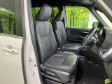 運転席シート廻りは使用感も少なく、良好な状態となっています。丁寧に使われていたことがよくわかりますね。