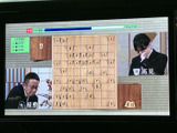 テレビ番組を表示できる画面を備えており、停車中の休憩時間などに映像を楽しめます。画面上で内容を確認できるので、車内で過ごす時間をより快適に活用できます。