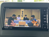 停車中には、地上デジタル放送を楽しめます。長距離移動の際に、リラックスできる空間を提供します。家族や友人と共に、快適な時間を過ごせます。