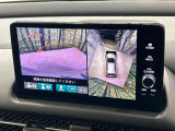 【マルチビューカメラシステム】専用のカメラにより、上から見下ろしたような視点で360度クルマの周囲を確認することができます☆死角部分も確認しやすく、狭い場所での切り返しや駐車もスムーズに行えます。