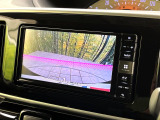 【バックカメラ】駐車時に後方がリアルタイム映像で確認できます。大型商業施設や立体駐車場での駐車時や、夜間のバック時に大活躍!運転スキルに関わらず、今や必須となった装備のひとつです!