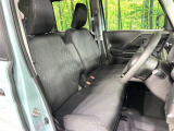 運転席まわりには十分なスペースがあり、大柄な方でもゆったり運転していただける環境です。