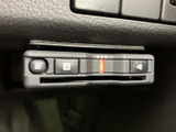ETC車載器が搭載されており、高速道路の料金所をスムーズに通過できます。お支払いもスムーズで、快適なドライブに。