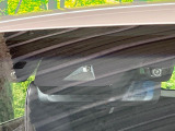 【トヨタセーフティセンス】走行中に前方の車両等を認識し、衝突しそうな時は警報とブレーキで衝突回避と被害軽減をアシスト。より安全にドライブをお楽しみいただけます。