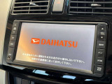 【純正ナビ】FM&AMを聴くことは勿論のこと!!CD&DVD再生可能で多機能ナビでドライブも快適ですよ☆