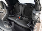 【 安心の1年無料保証 】ご納車後12ヶ月10,000キロまで保証。高級輸入車をもっと身近な存在に。基礎部品(エンジン機構、点火システム、吸排気システム)はしっかり対応。商談時に加入希望をお聞かせください!