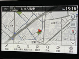 目的地設定や情報検索がスムーズに行えるナビゲーションシステム。お気に入りの音楽を楽しみながら、快適なドライブをサポートします。