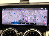 ●10インチ純正ナビ:一体感のある大画面ナビは、高級感ある車内を演出してくれます。オーディオ機能の充実だけでなく、視認性にも優れたナビ画面は見やすくストレスのないドライブをサポートしてくれます♪
